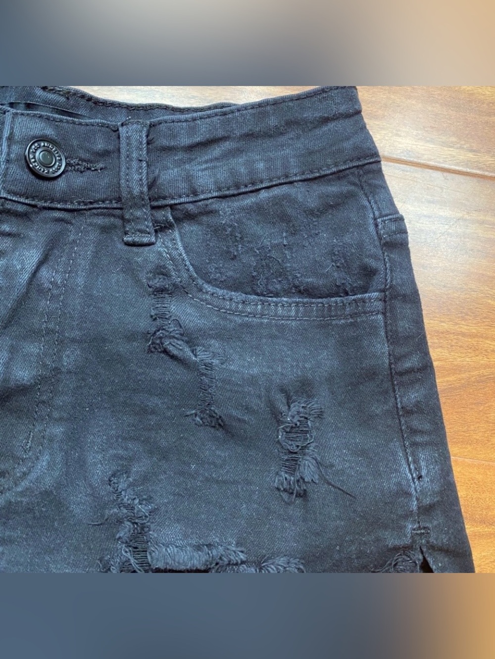 KanCan Womens Faded Black Midrise Distressed Cotton Denim Shorts Size 3 Casual - Picture 6 of 15
